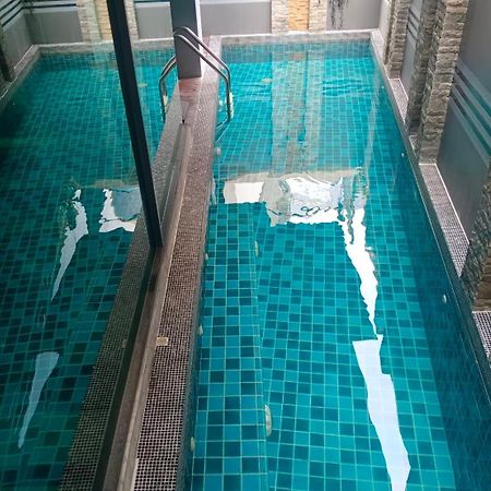 J Residence Thonglor 8 Бангкок Экстерьер фото