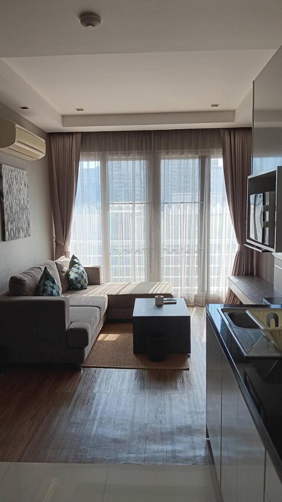 J Residence Thonglor 8 Бангкок Экстерьер фото