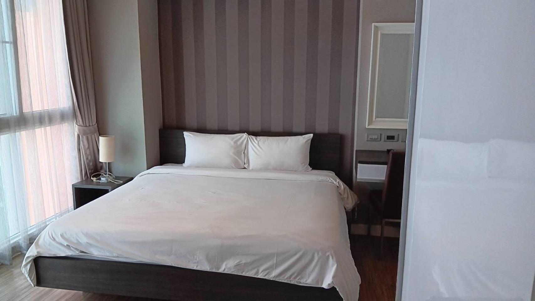 J Residence Thonglor 8 Бангкок Экстерьер фото