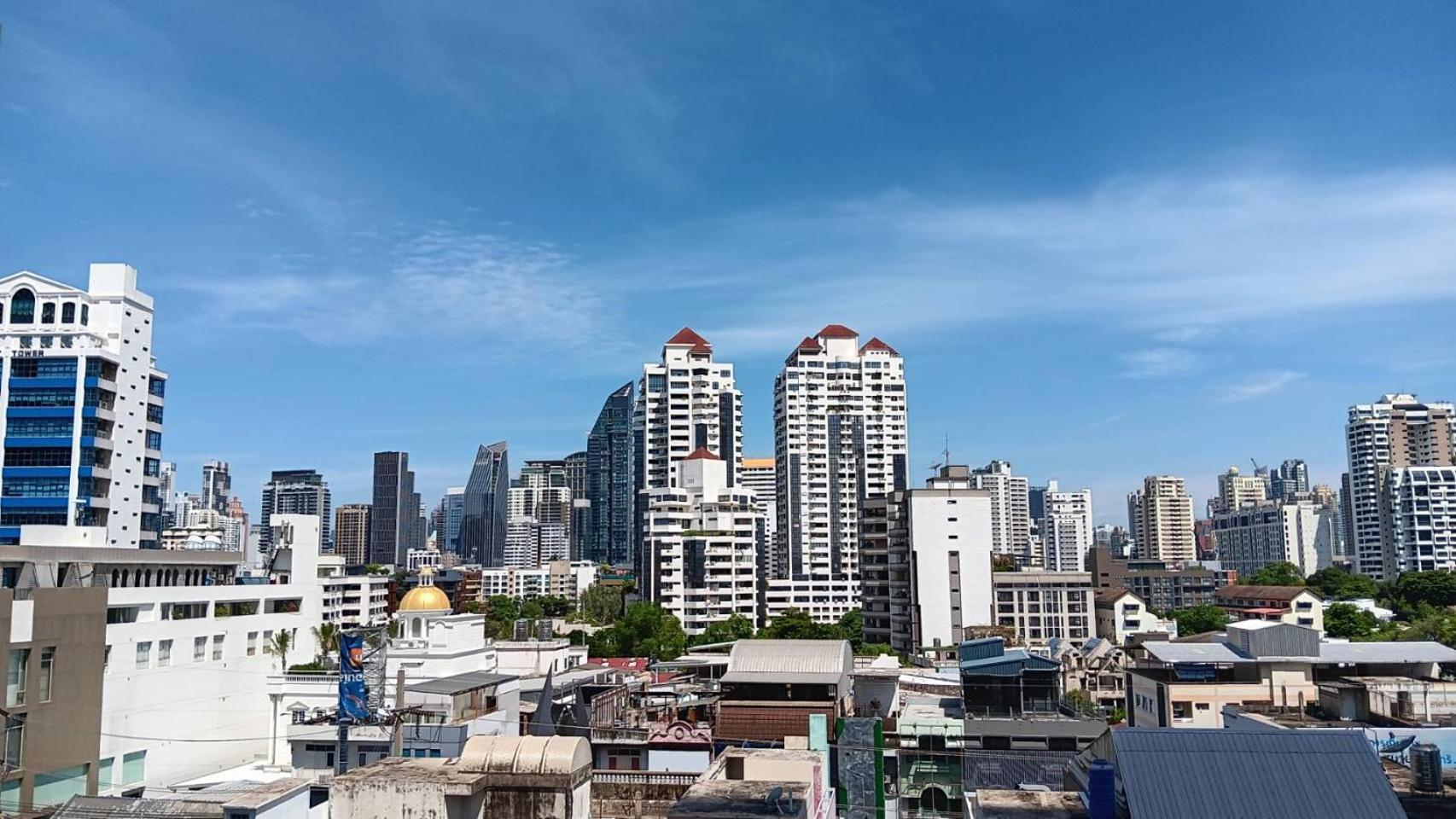 J Residence Thonglor 8 Бангкок Экстерьер фото