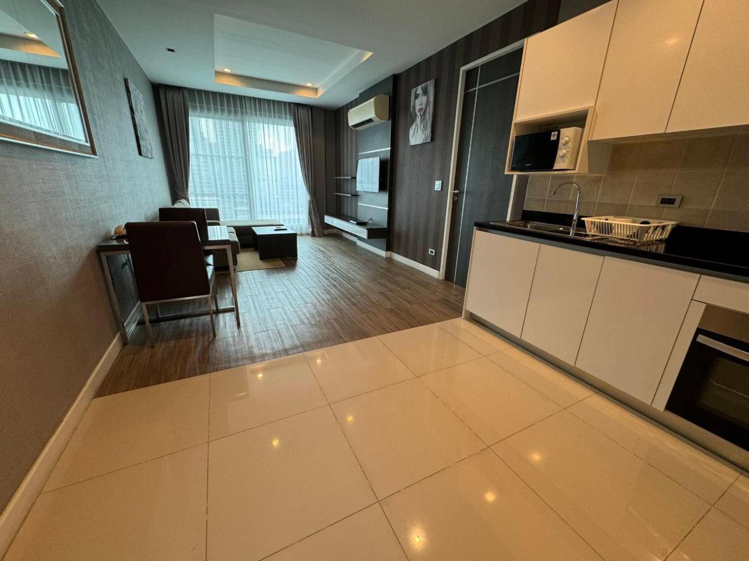 J Residence Thonglor 8 Бангкок Экстерьер фото
