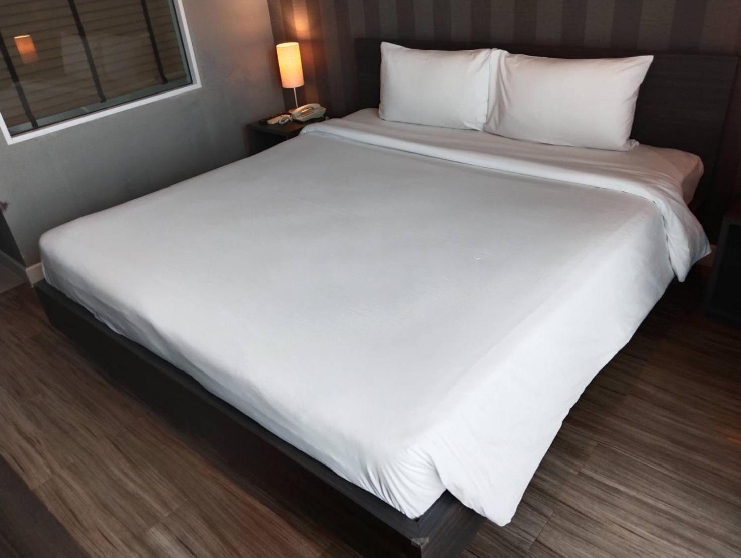J Residence Thonglor 8 Бангкок Экстерьер фото